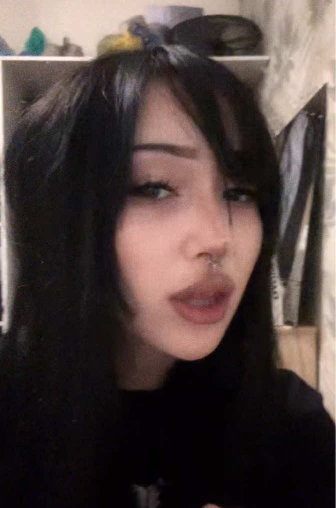 @///