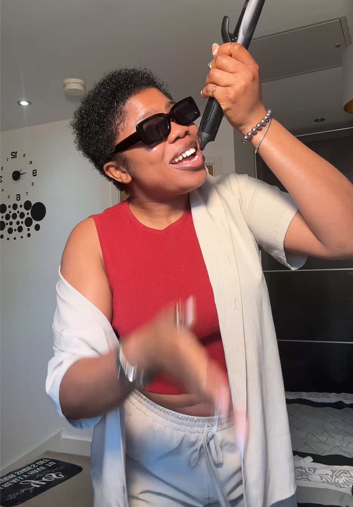 @Vibe Queen🎙️👑