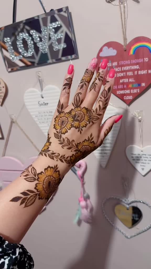 @Assia Mehndi
