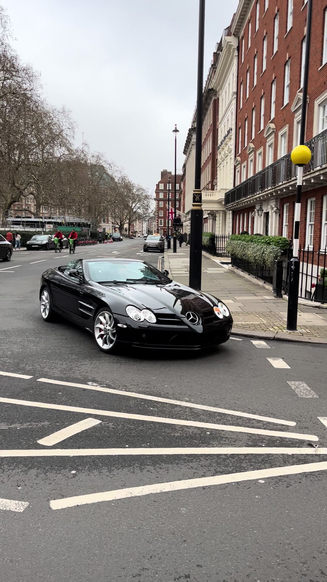 @Hypercars of London