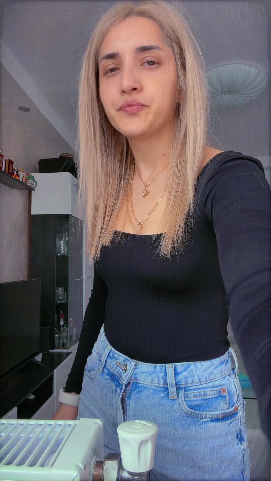 @Elena Laura.