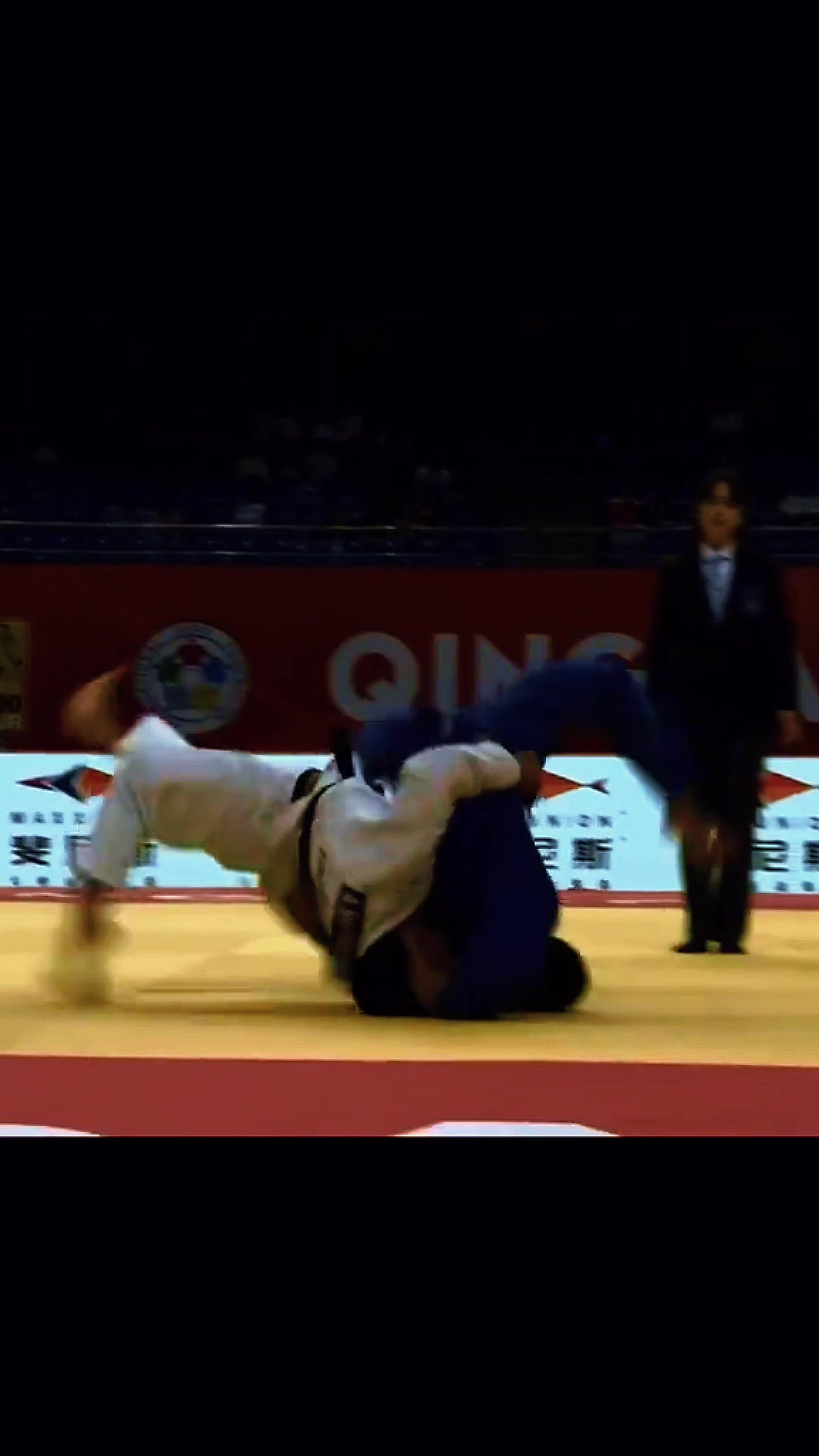 @w r e s t l e r 🤼♂️
