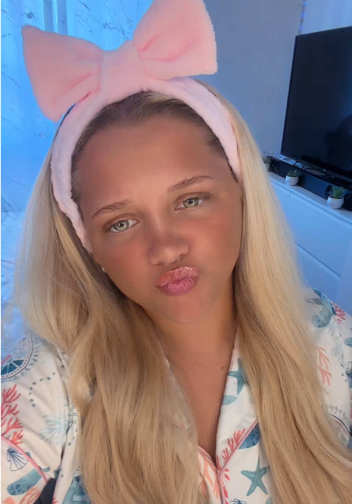 @thablondebitch_xo