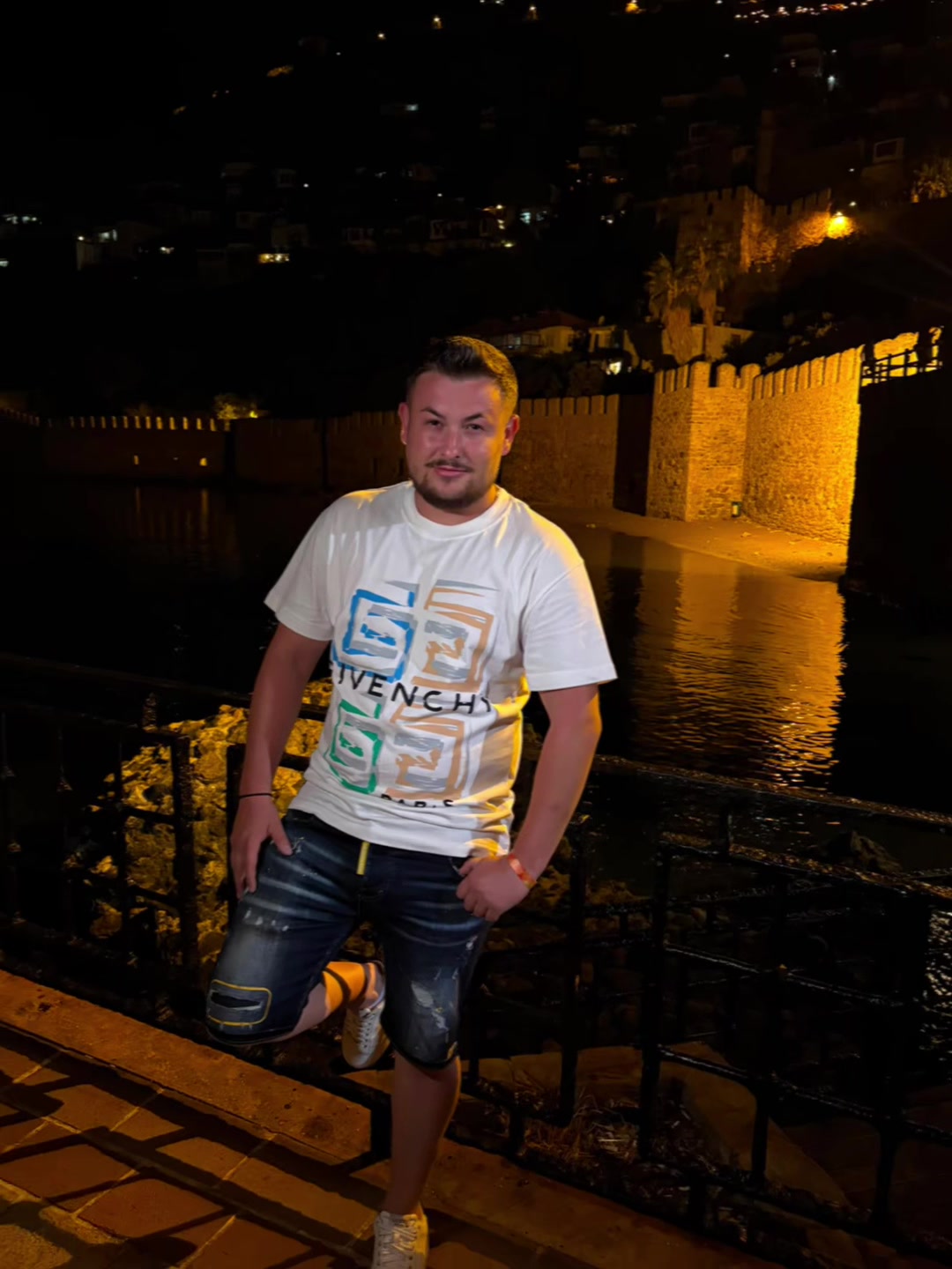 @Clau Tuș