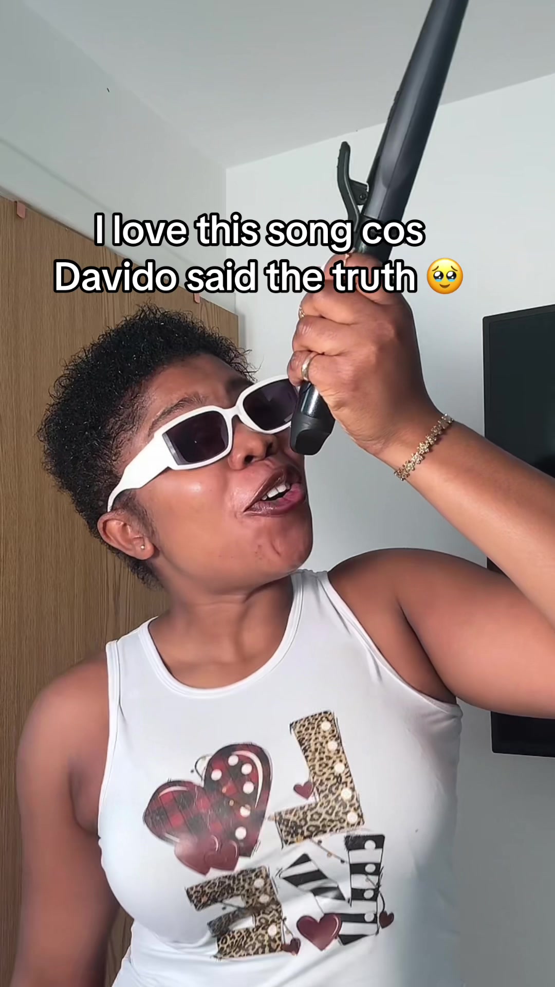 @Vibe Queen🎙️👑