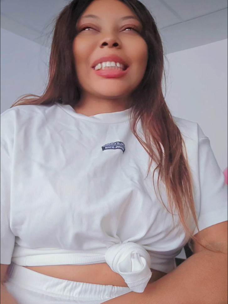 @Jolie Claire Tchoup&eacute;🇨🇲🇬🇧