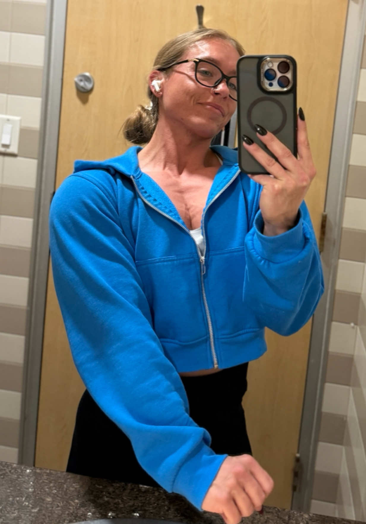 @shannonahle.ifbbpro