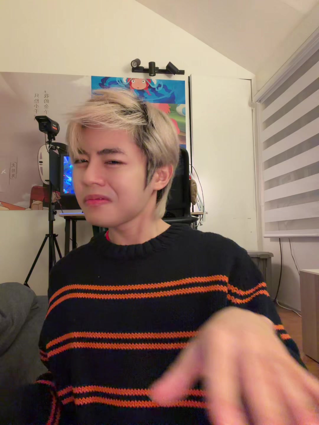 @VI