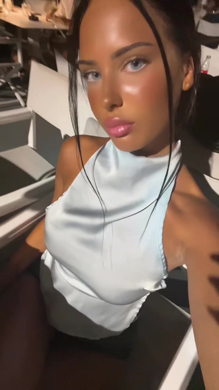 @𝑨𝒏𝒅𝒋𝒆𝒍𝒂