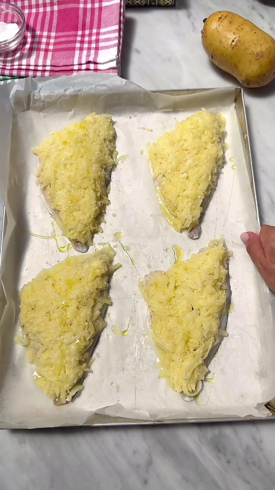 @Allacciateilgrembiul