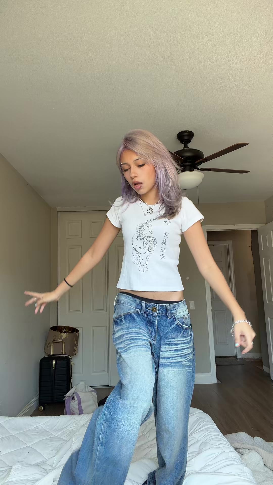 @️