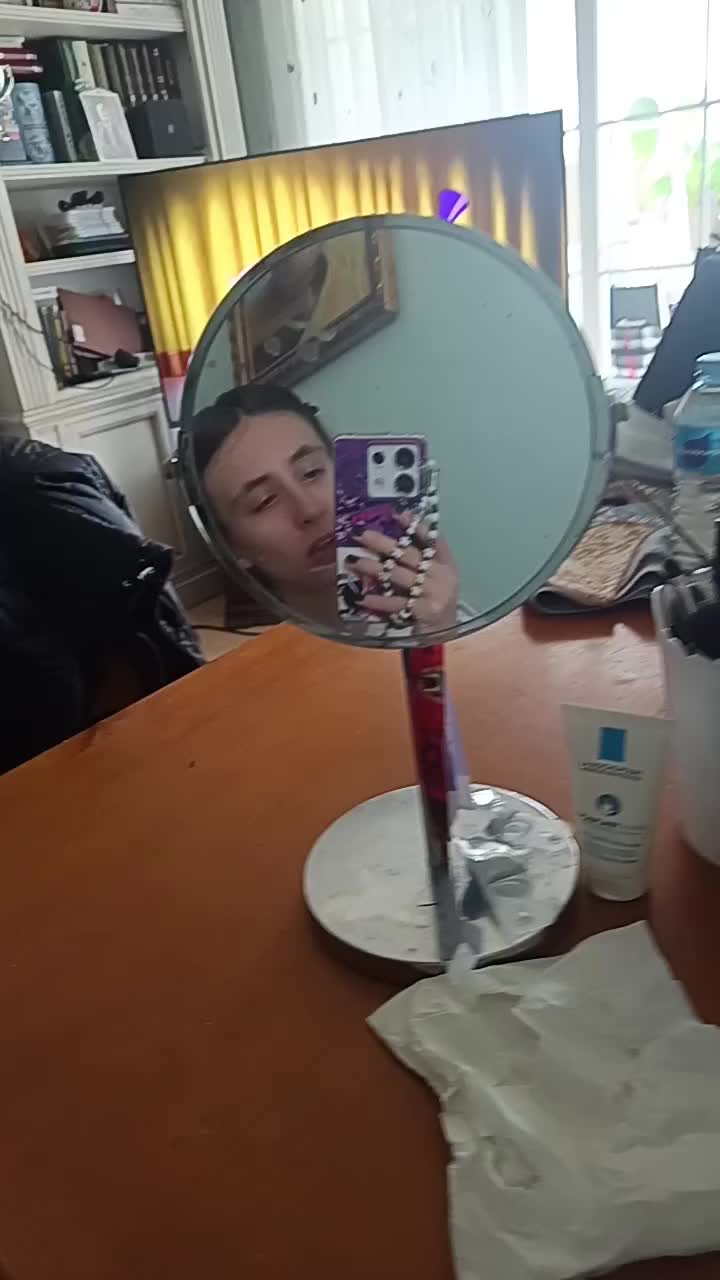 @la chica de la mirada matadora