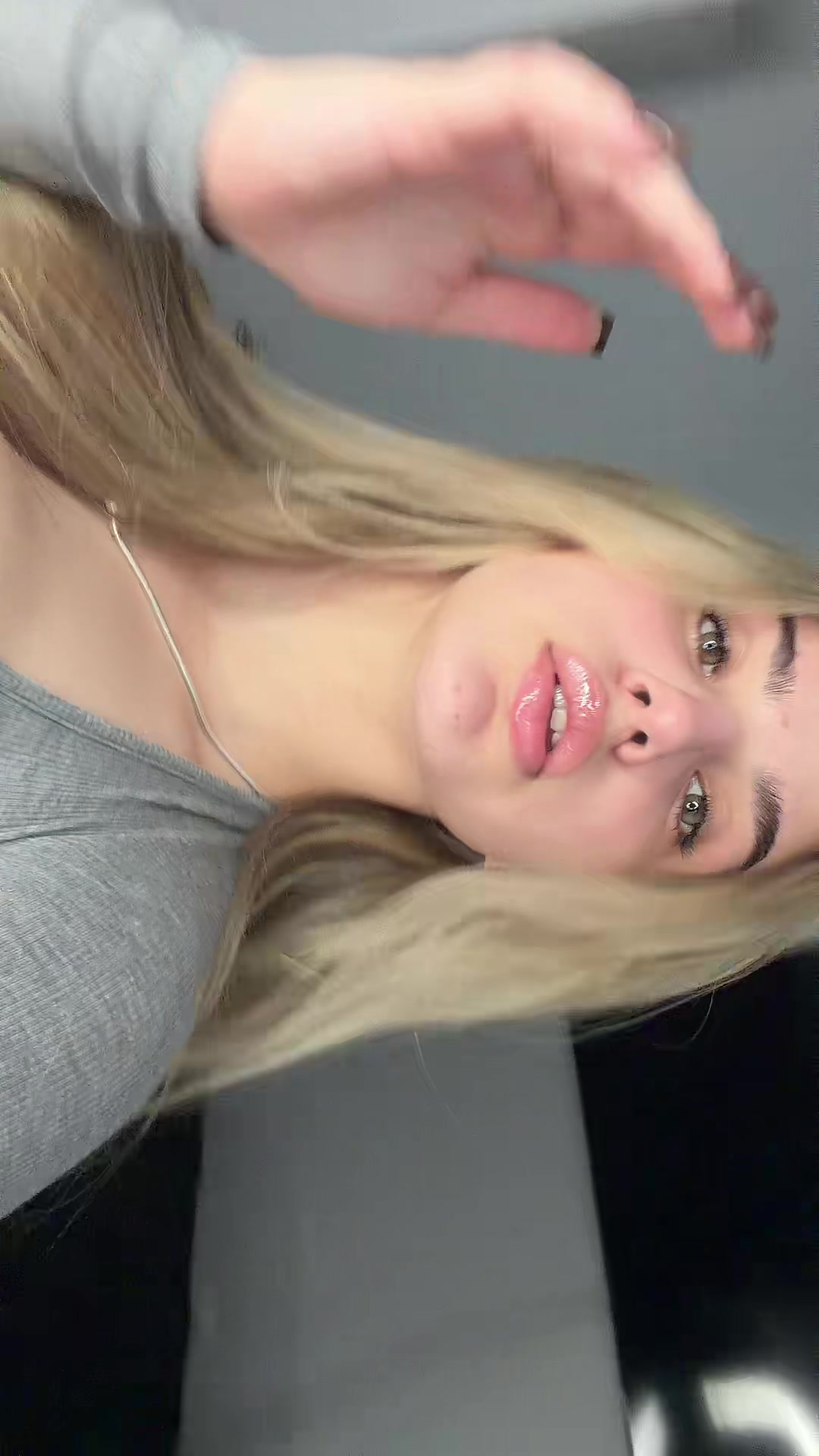 @alejandra