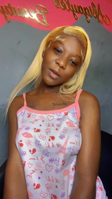@_shaniek_