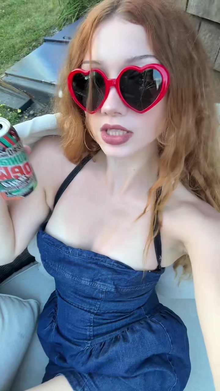 @🐰