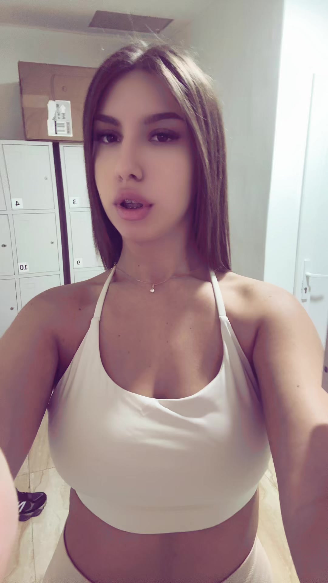 @anndjeee