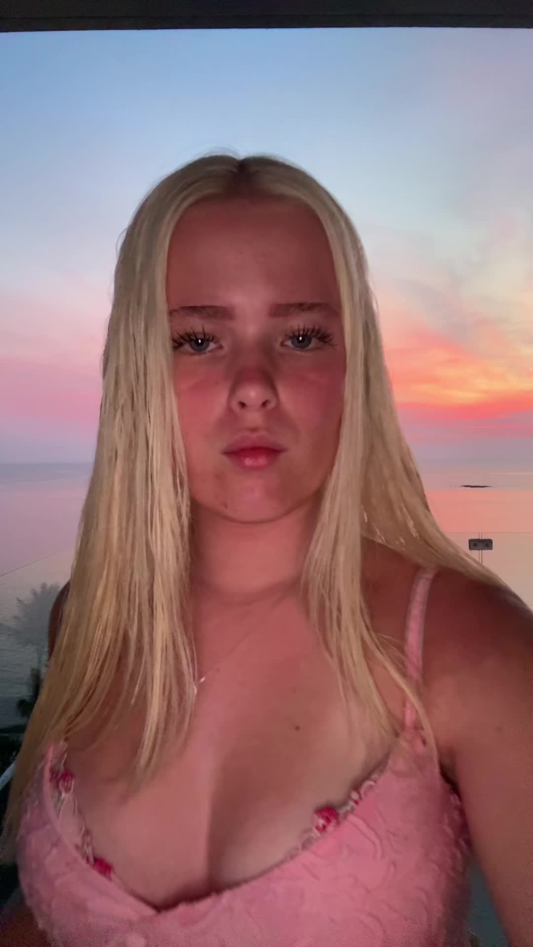 @ℰ𝓁𝓁ℯ𝓃🤍