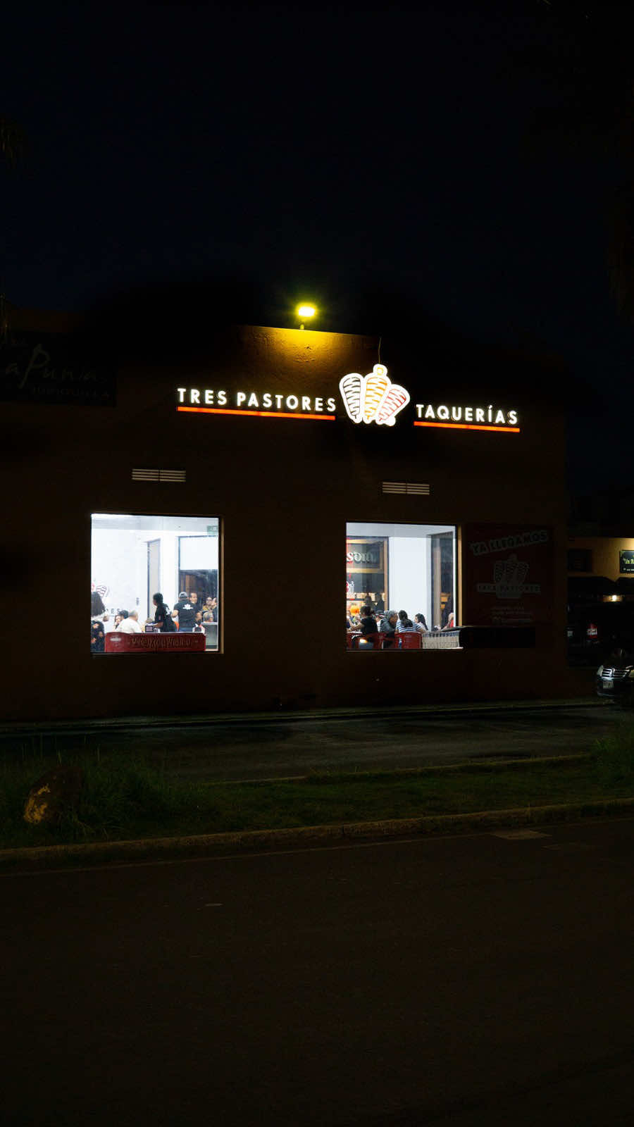 @trespastorestaquerias