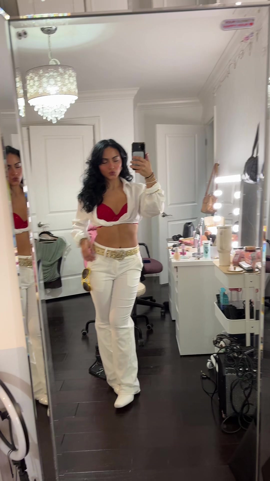 @nicolettairl