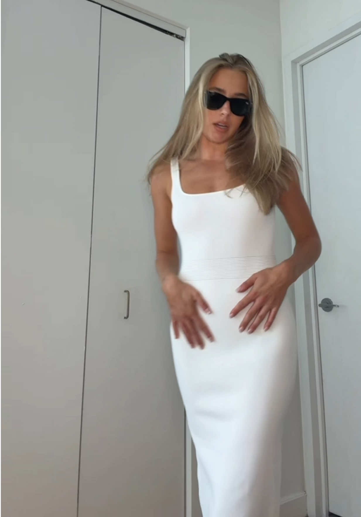 @Elie Tahari