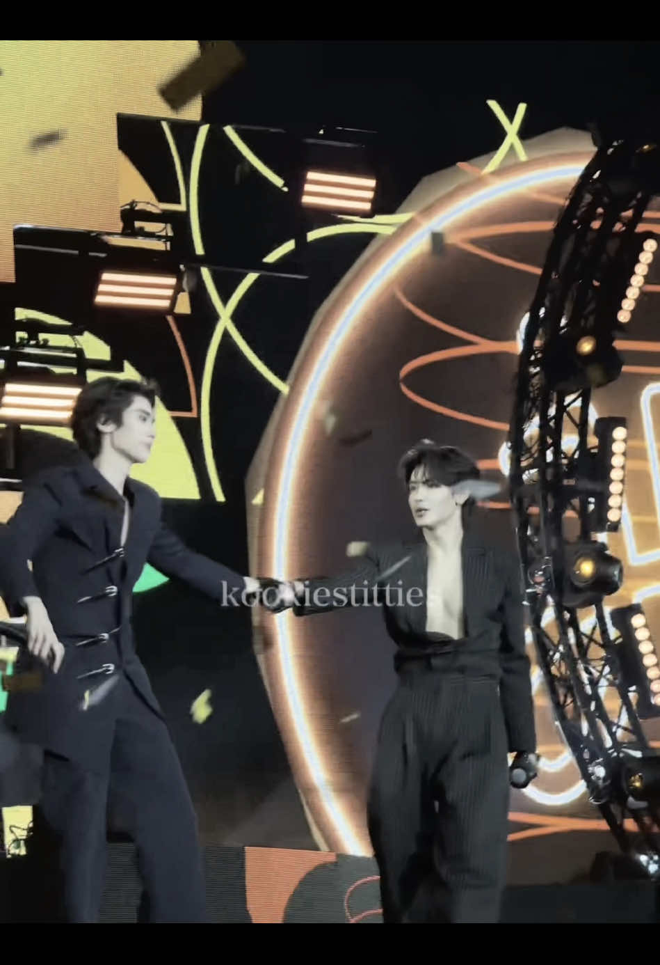 @D- จุงดัง