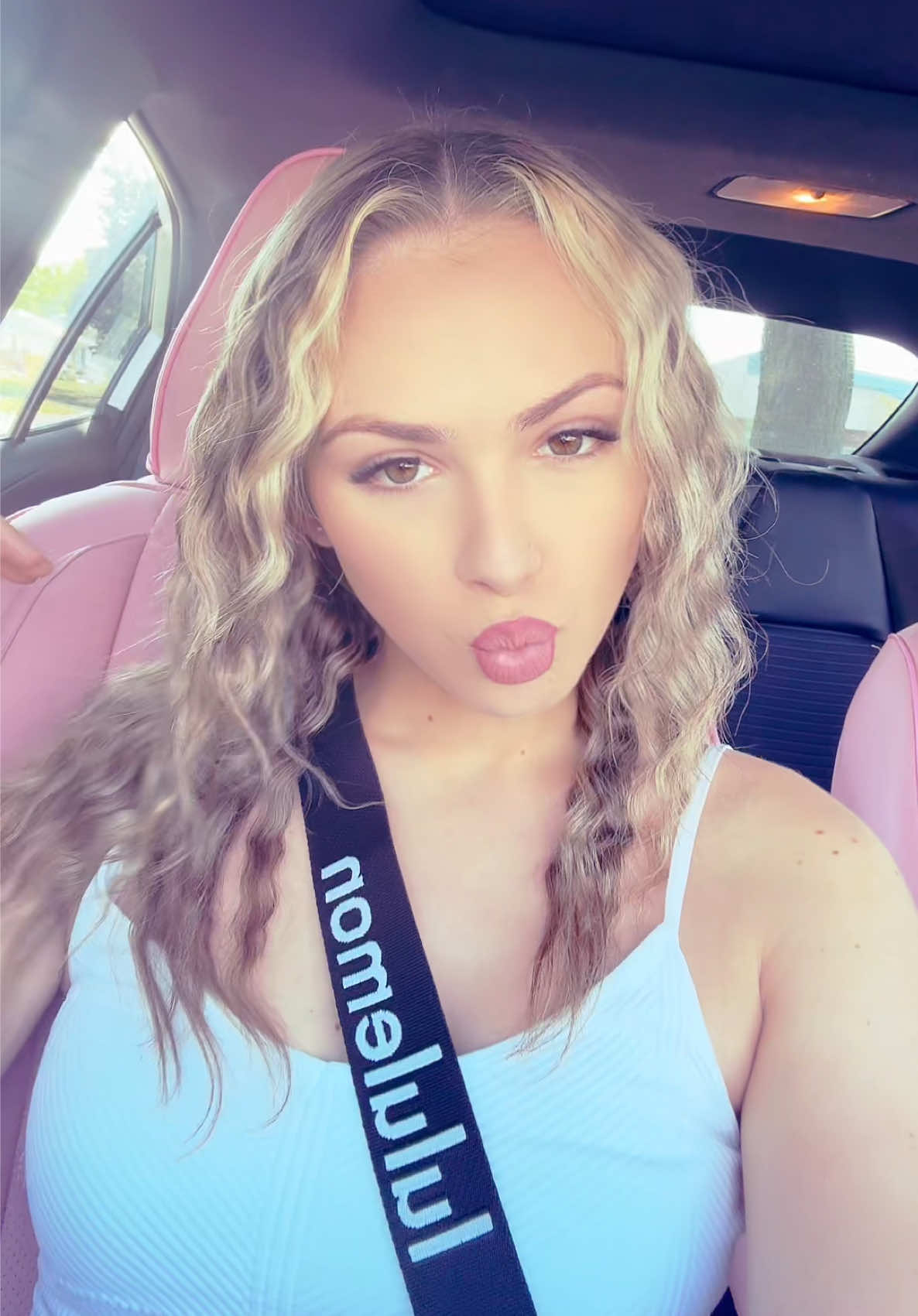 @laynaslicious 👅