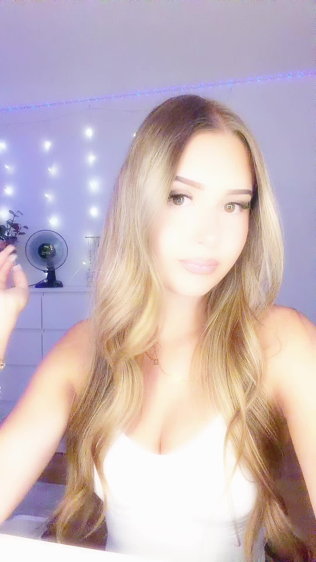 @𝐕𝐚𝐧𝐞𝐬𝐬𝐚