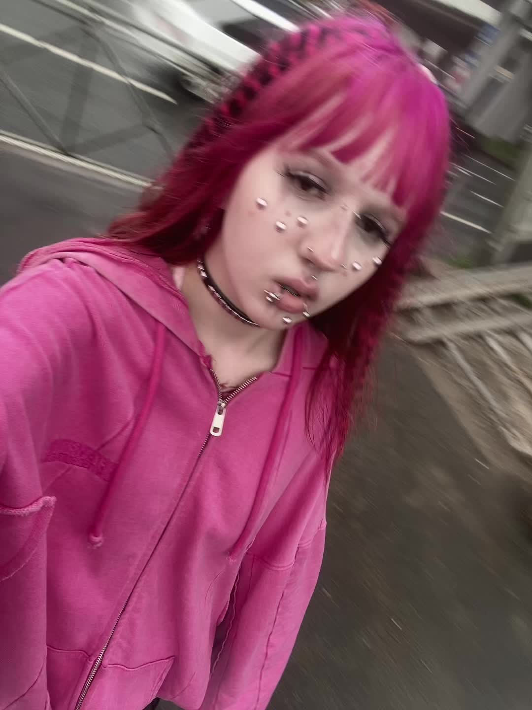 @s3Nyw3bS3x