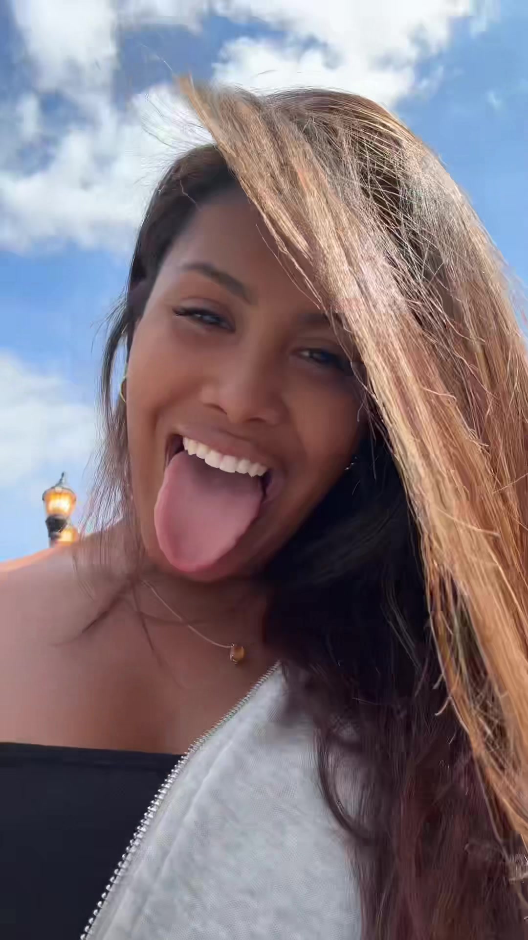 @Leyna Bloom