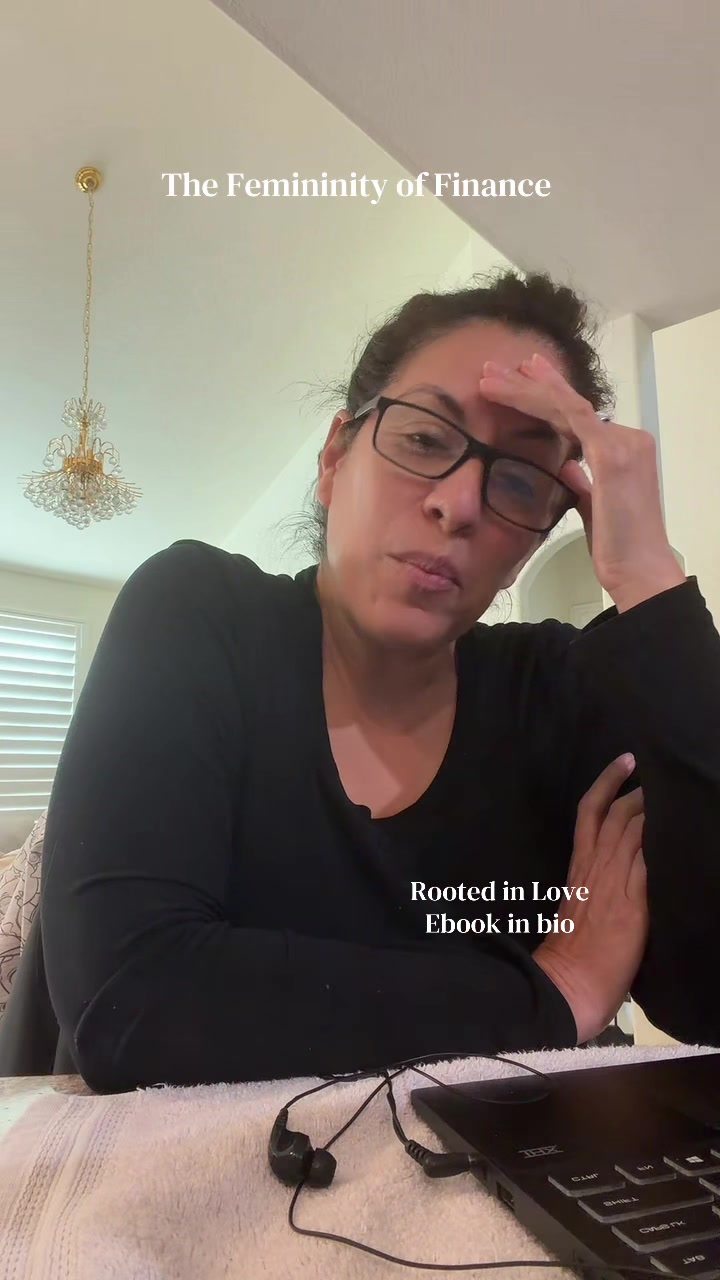 @Crys | The Bombshell Diaries
