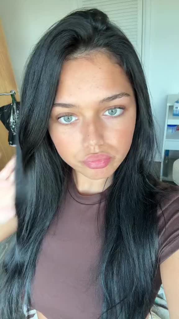 @emmi&eacute;burns