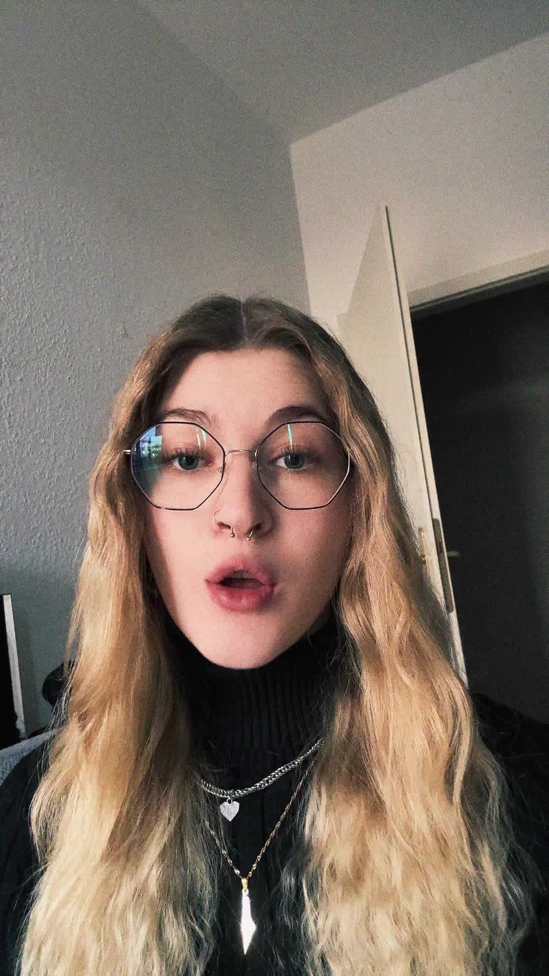 @𝒂𝒏𝒈𝒆𝒍𝒊𝒏𝒂🦋