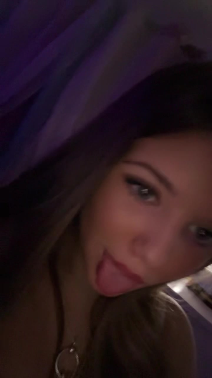 @???