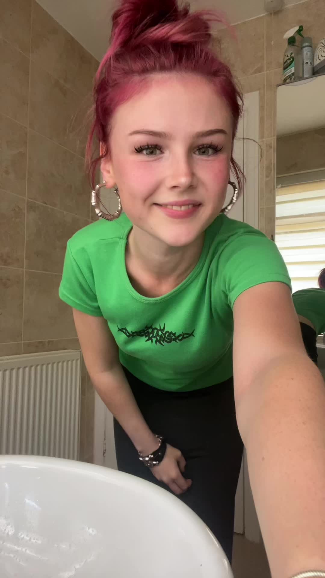 @🦄