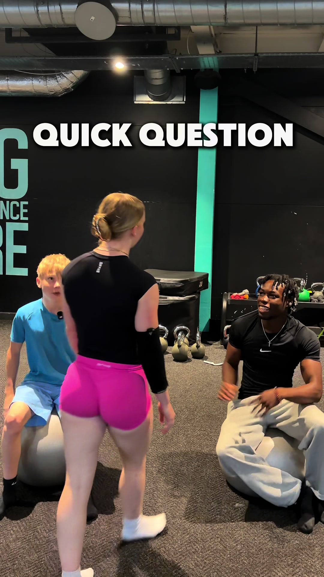 @shaniawag