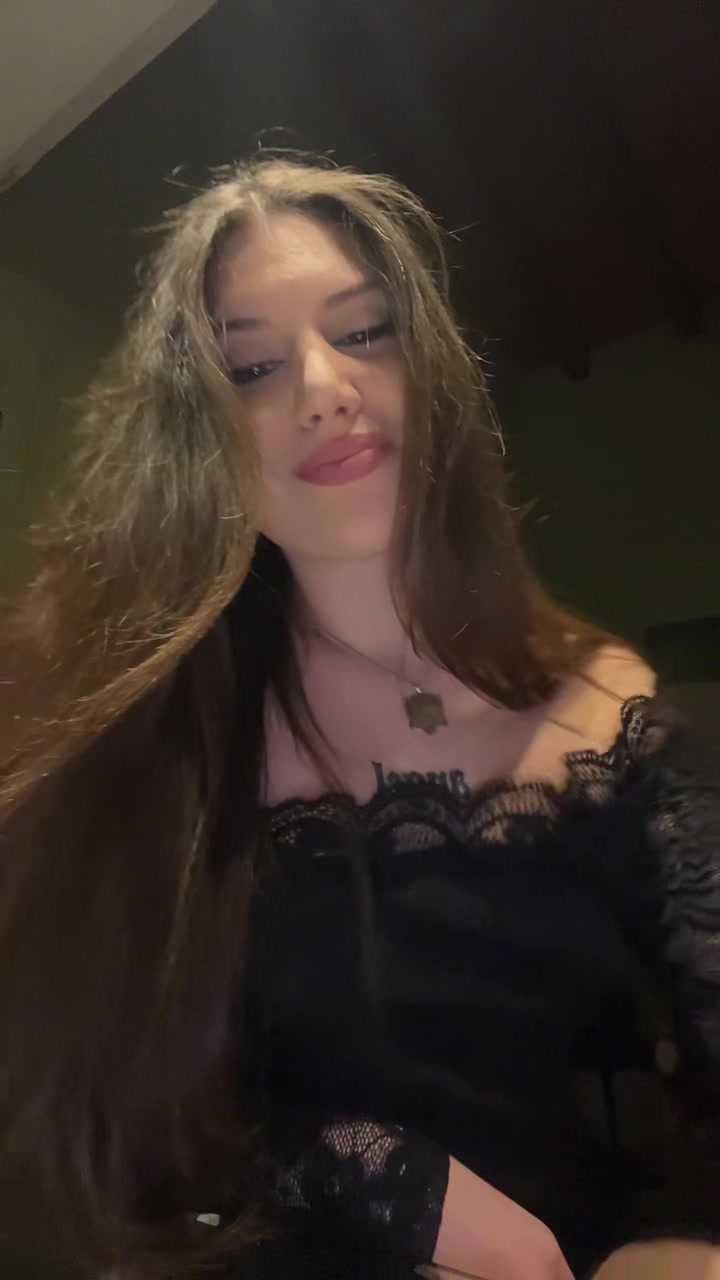 @Emma🇦🇱