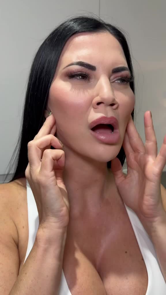 @OFFICIAL JASMINE JAE
