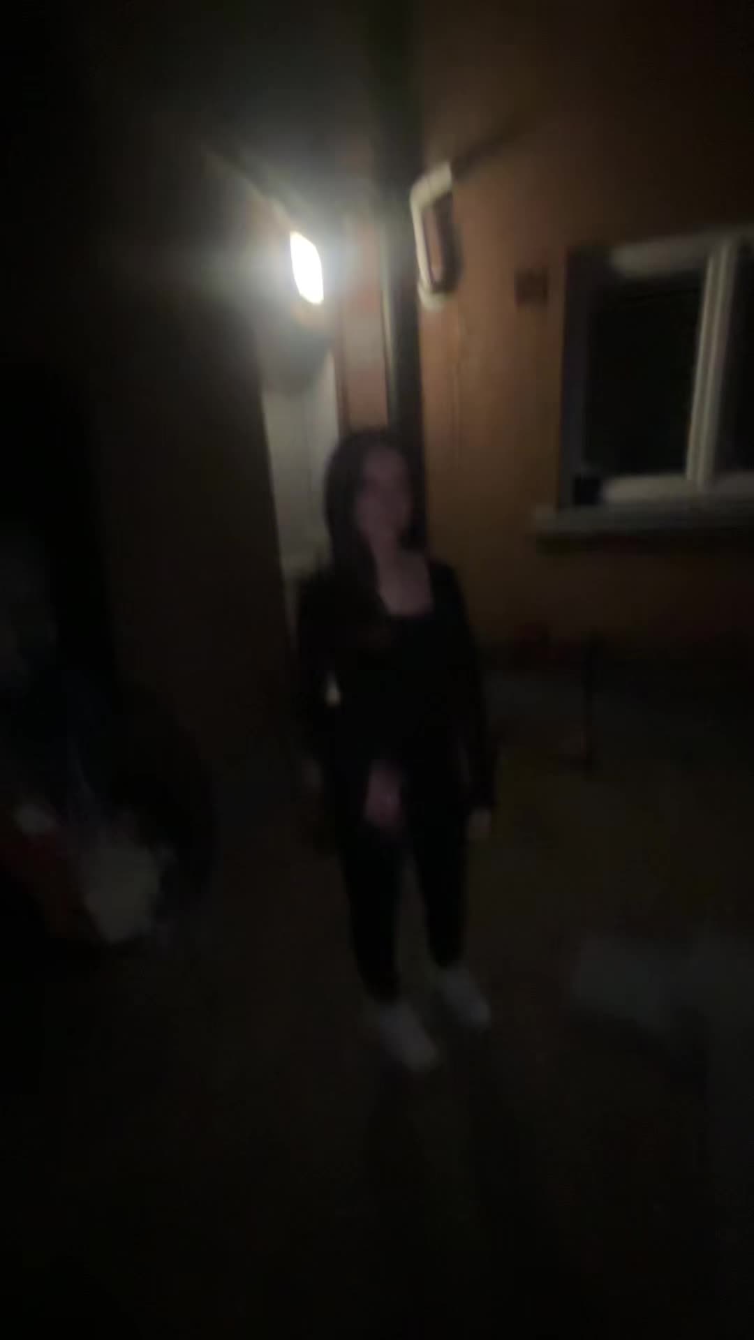 @???