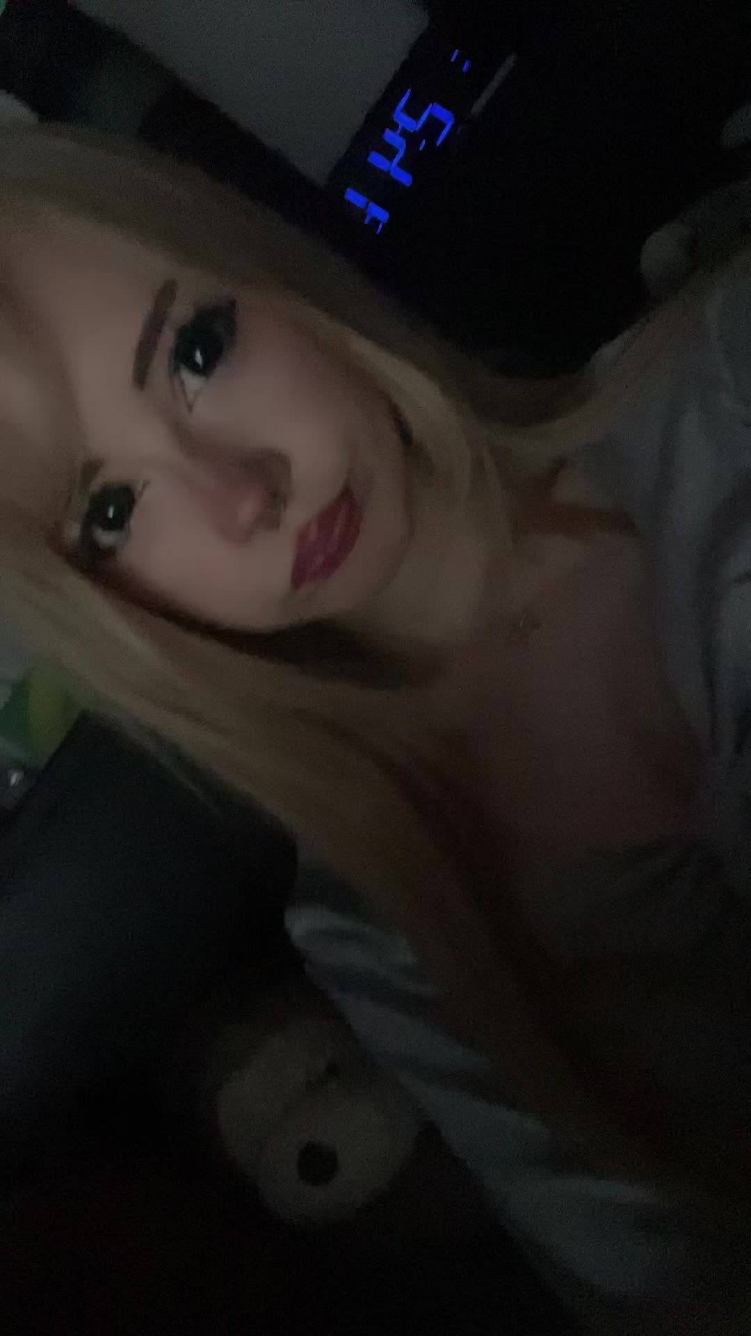@🐰