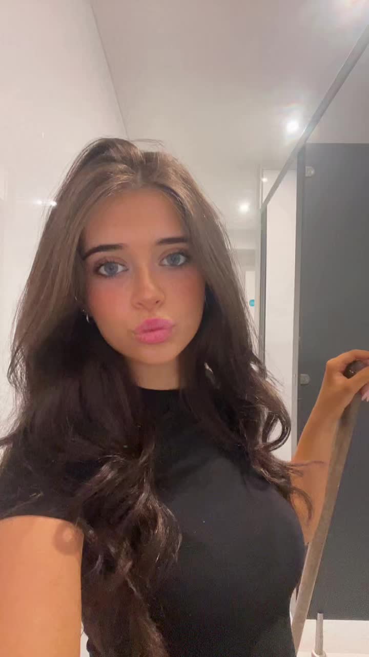 @phoebemaypublicpriv