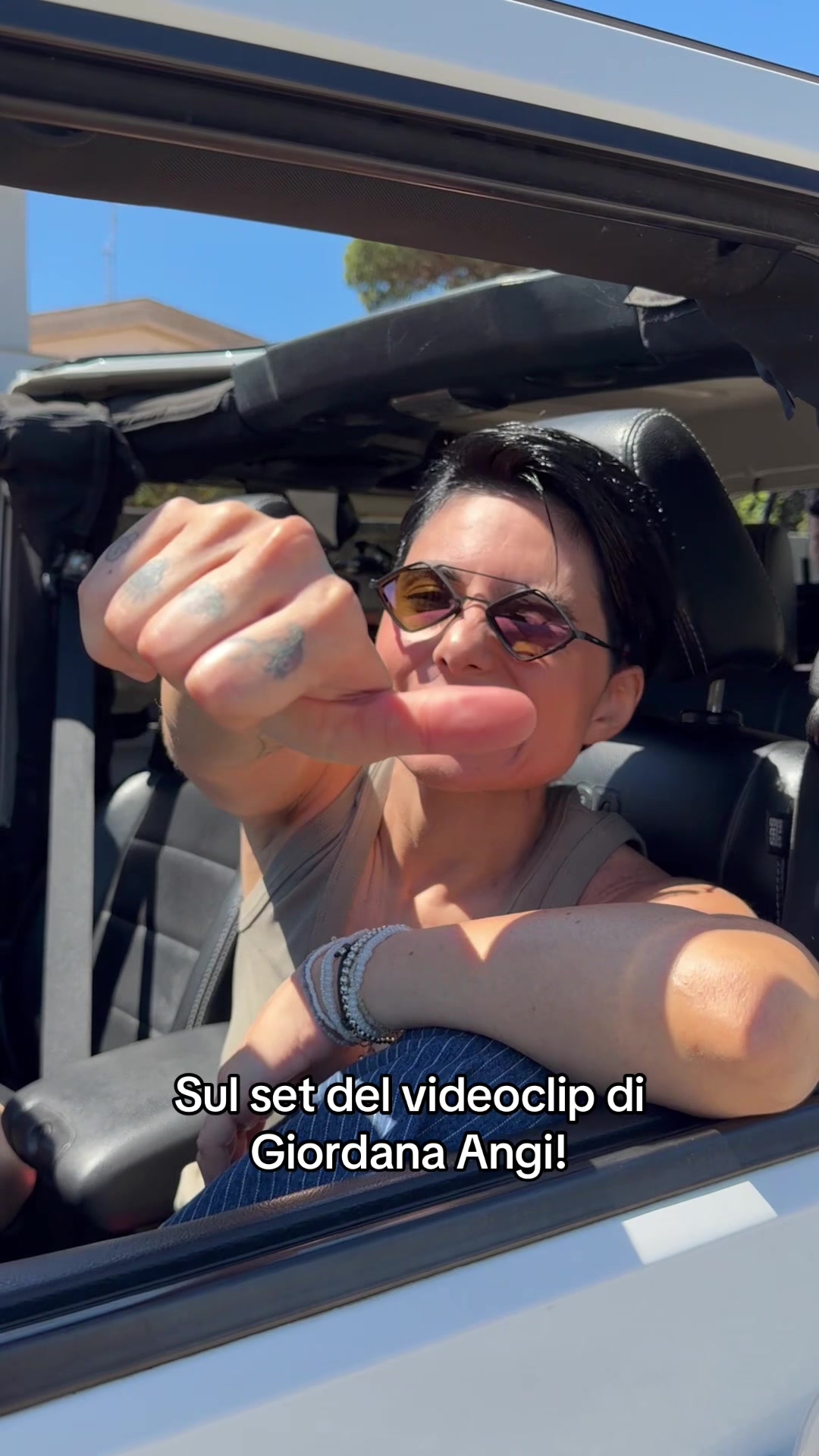 @Folloz