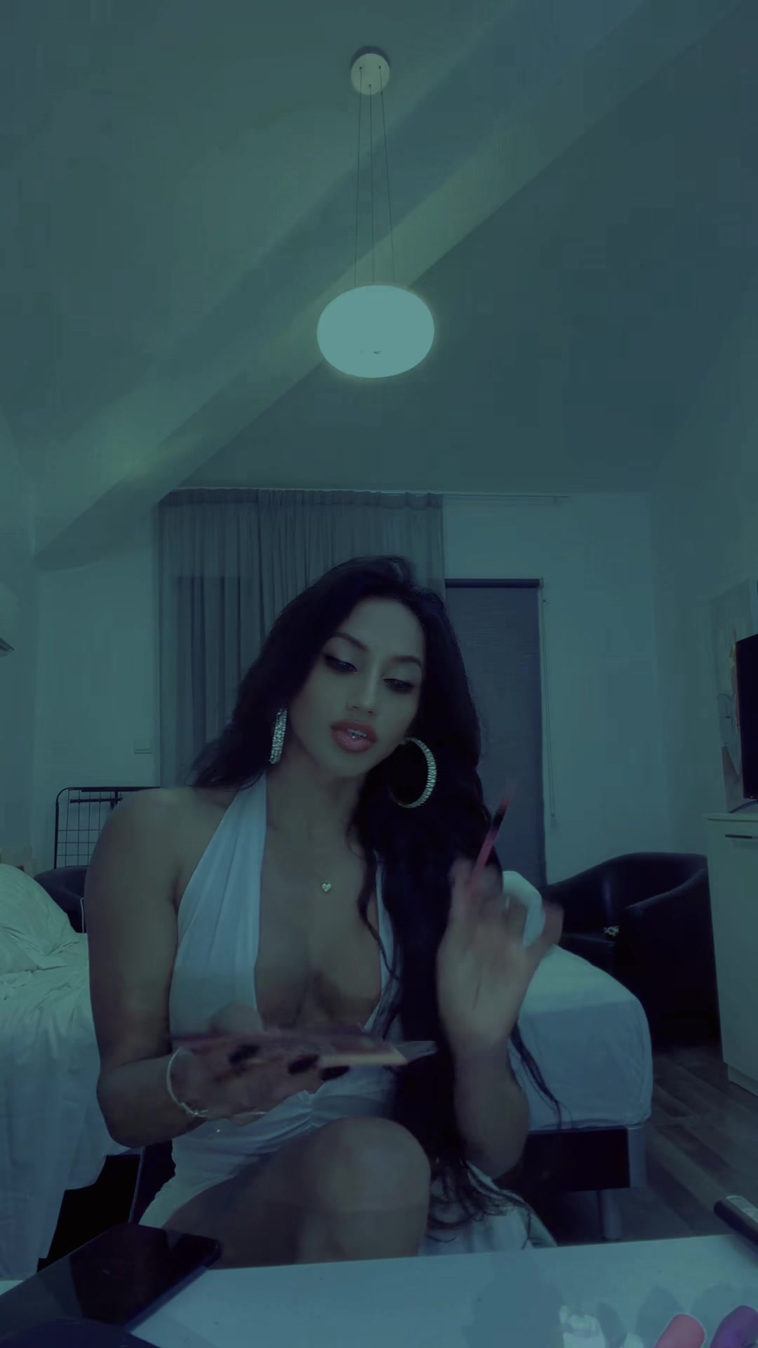 @Isabella