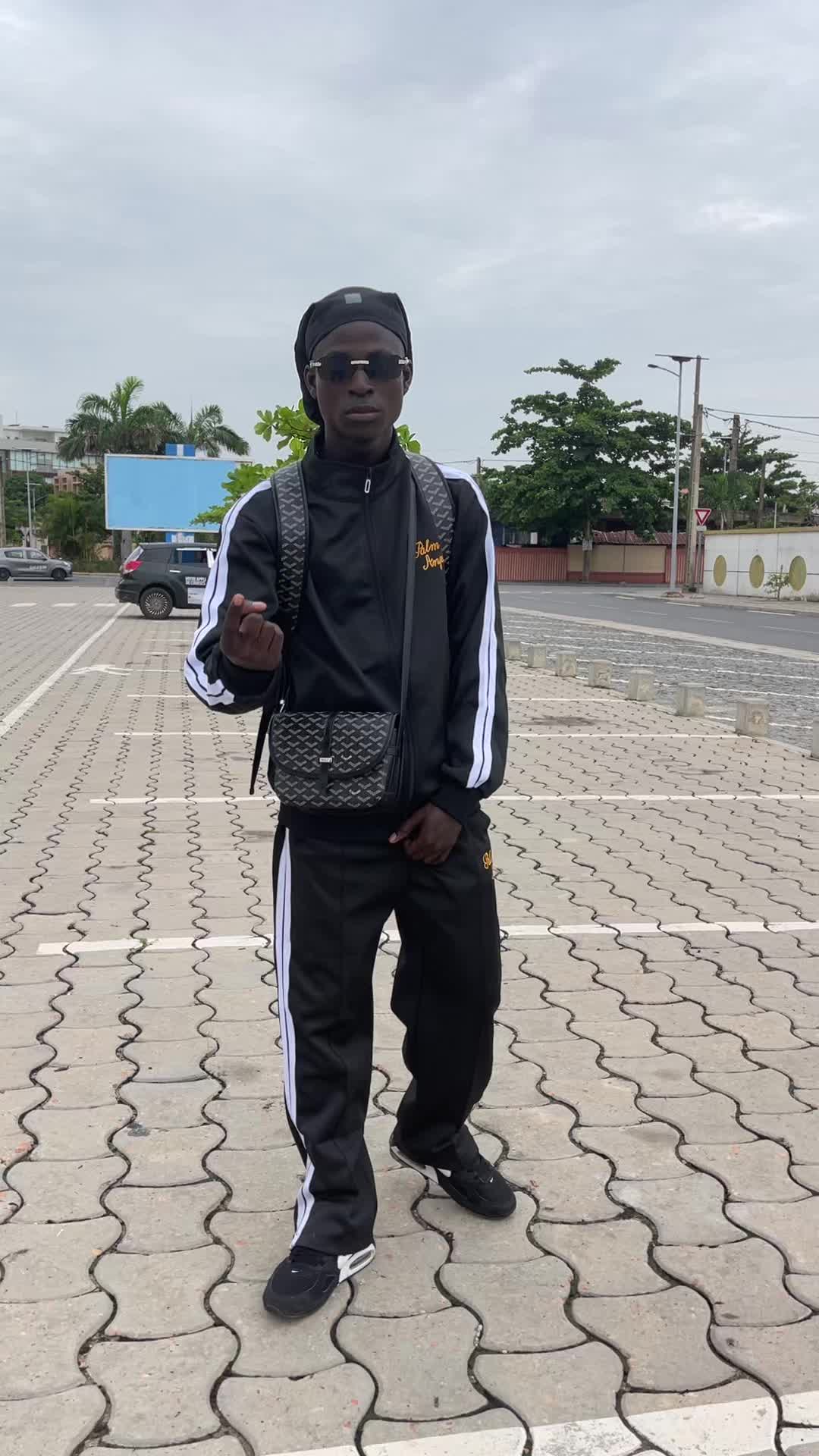 @MAXILLUX NOBLE 👑