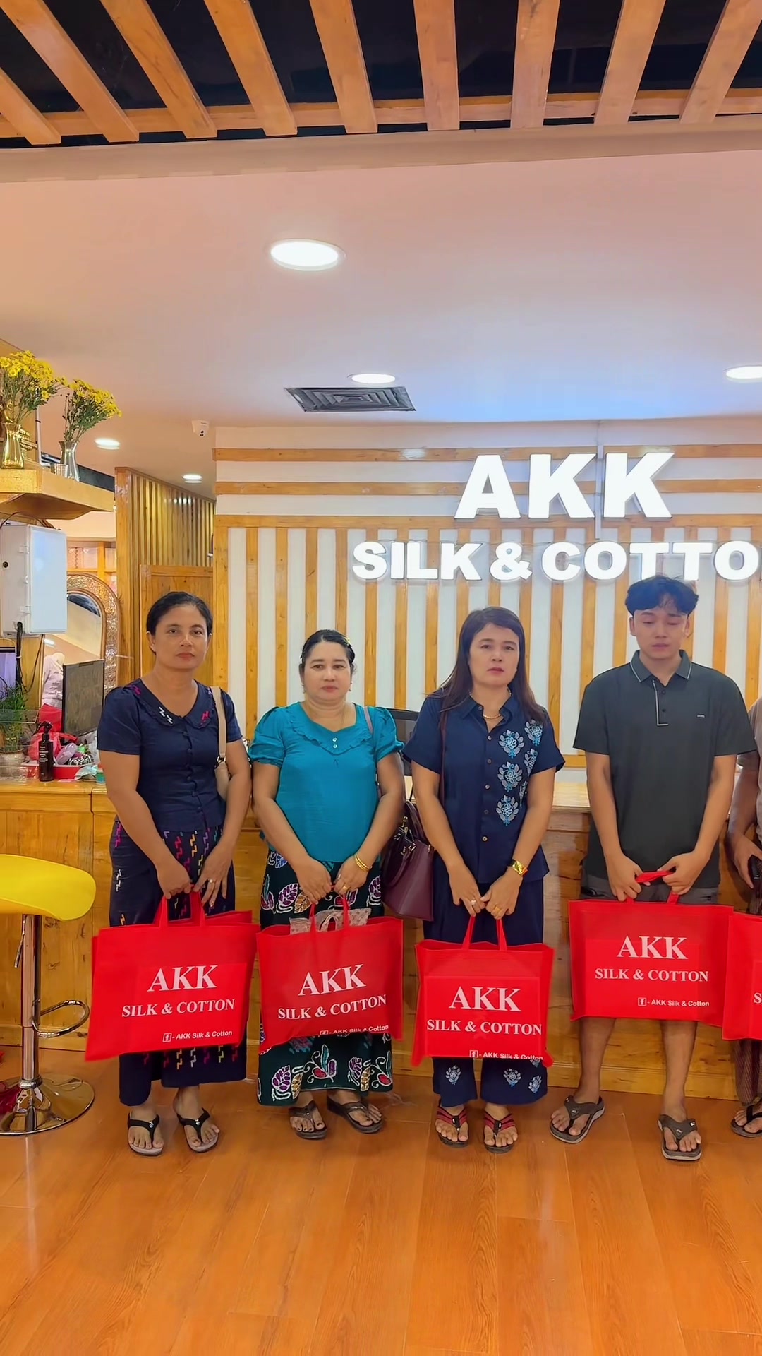 @Akk Silk (official account)