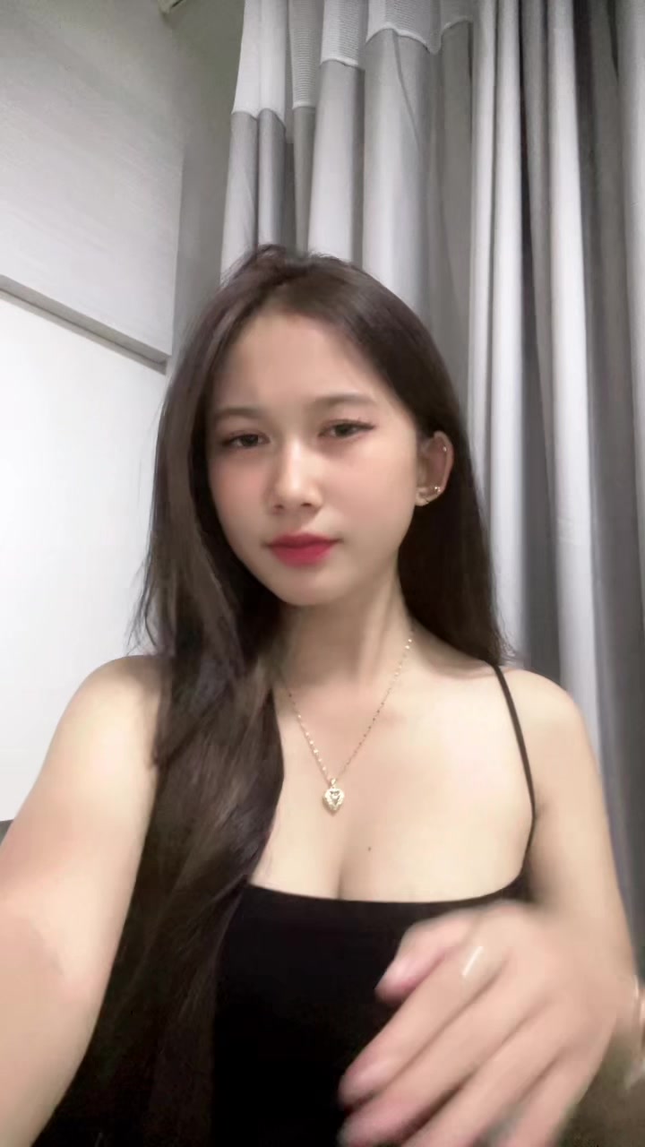 @𝒱