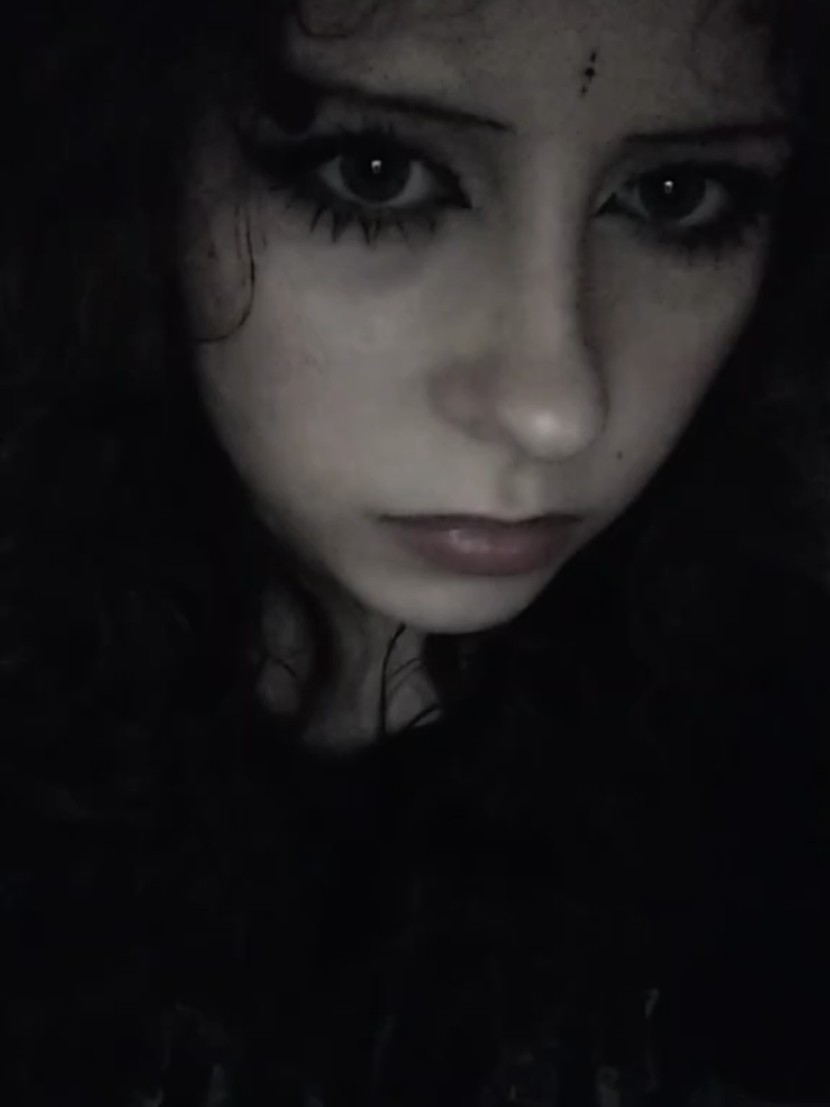 @•⸸•