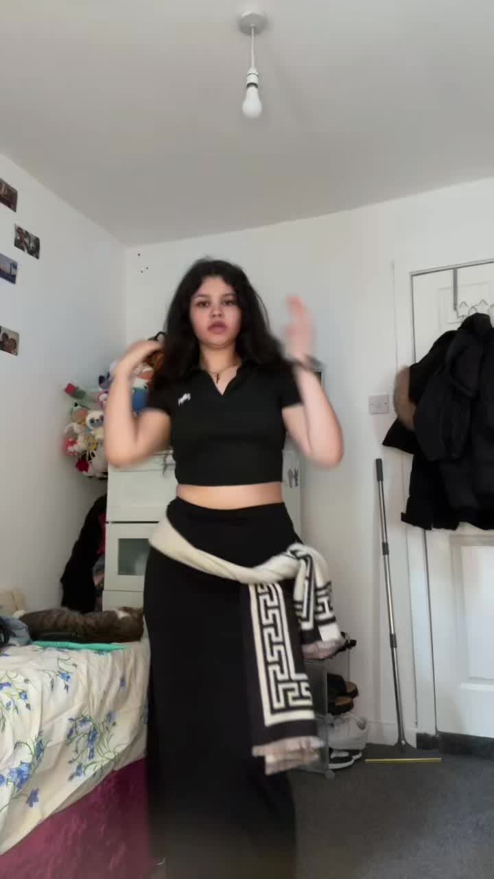 @Creațaa🎀