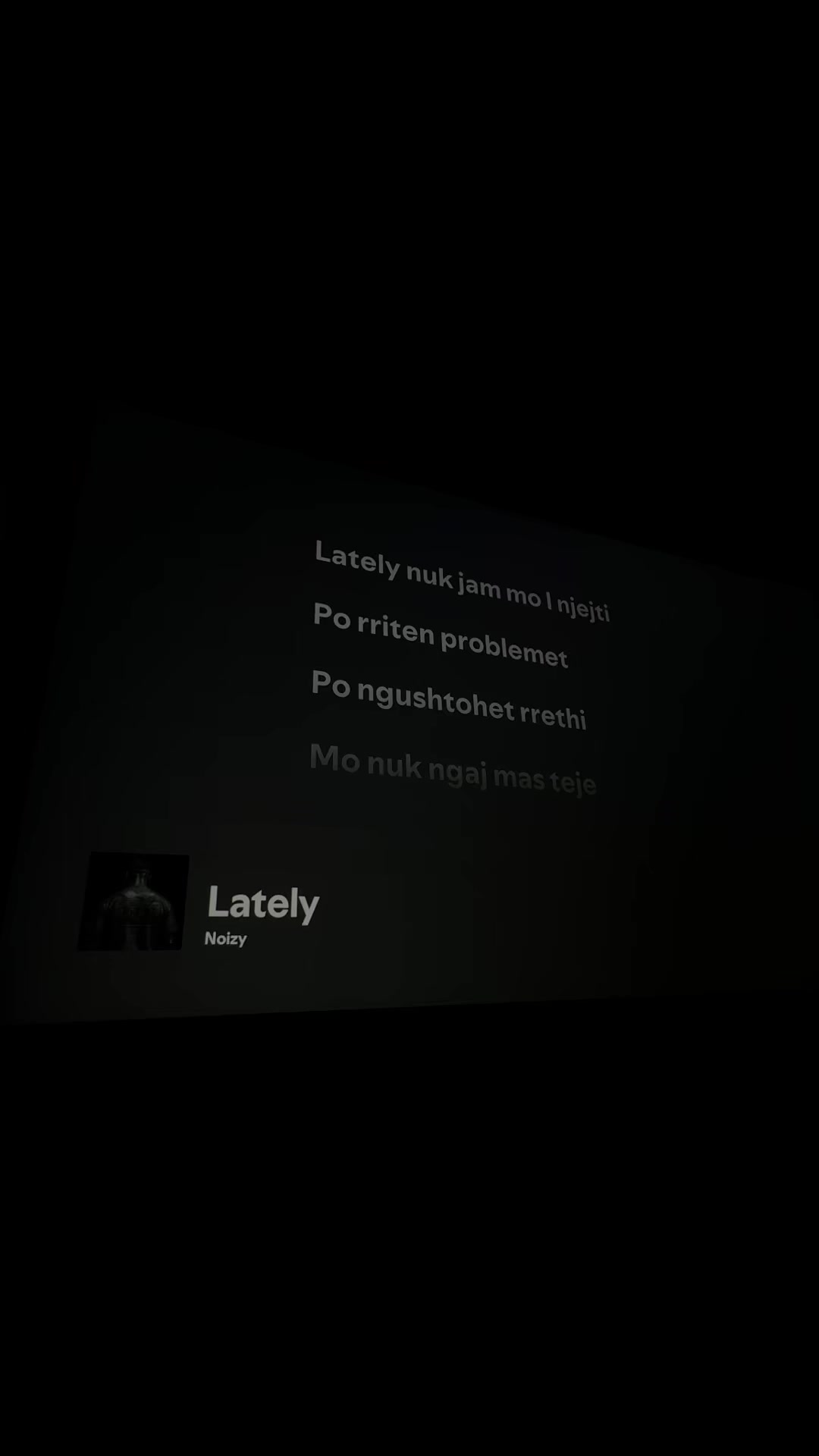 @🎧
