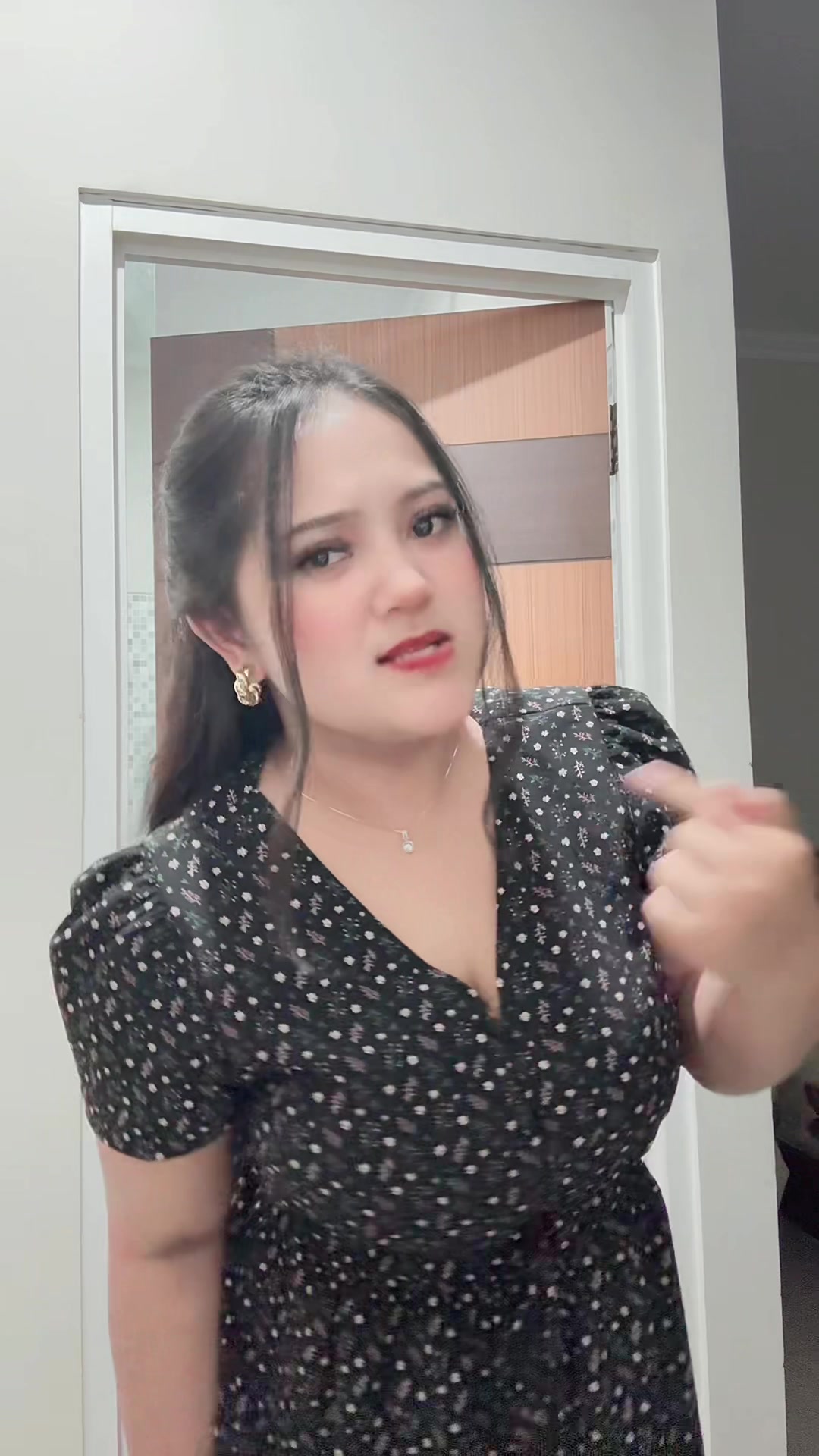@Vinaavz_