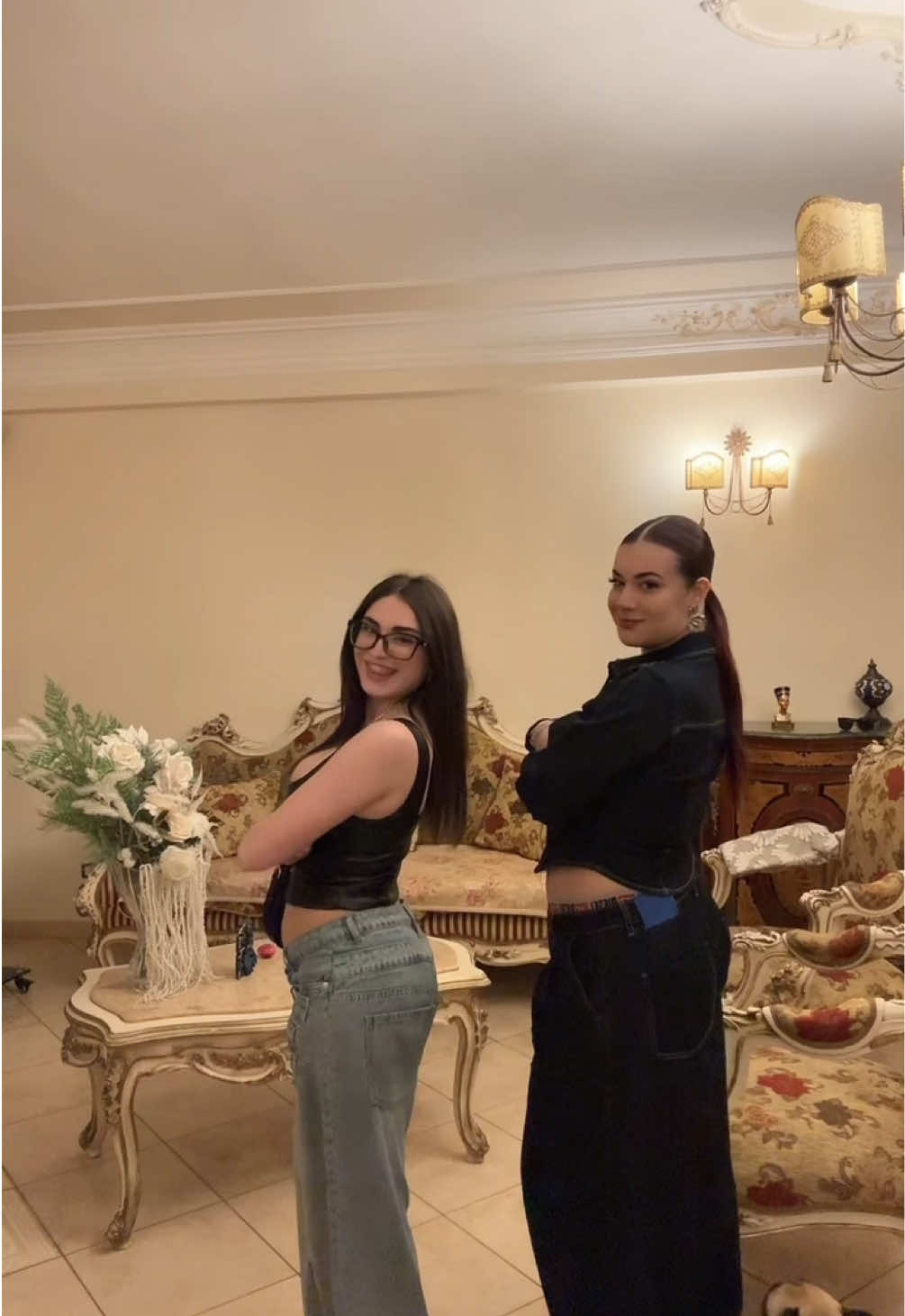 @𝖓𝖎𝖈𝖔𝖑𝖊
